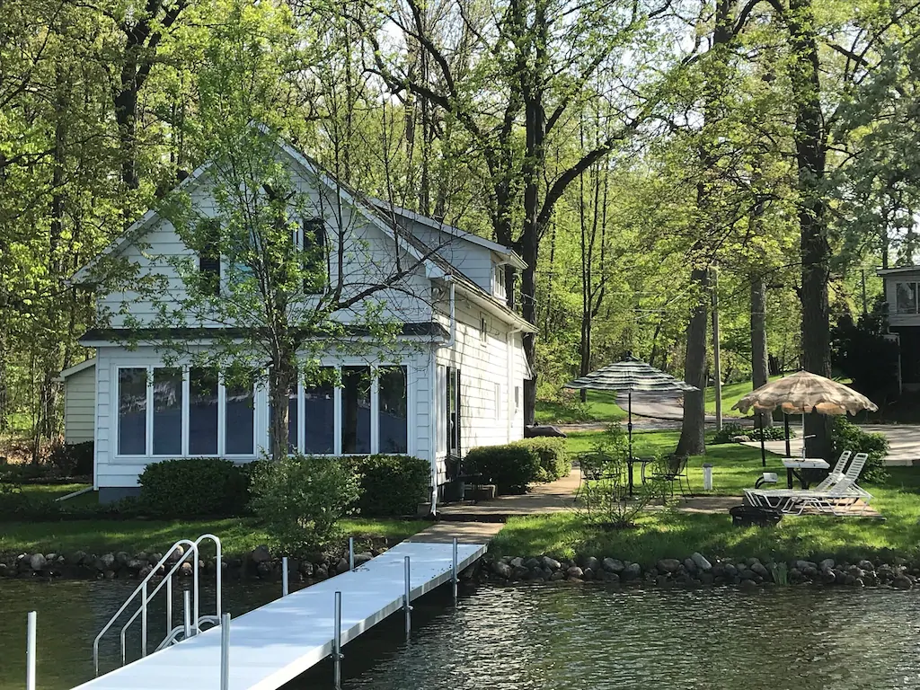 a cabin in angola indiana