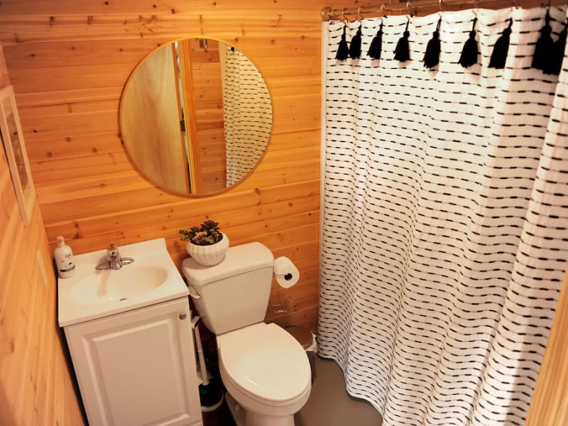 bathroom waterfront cabin